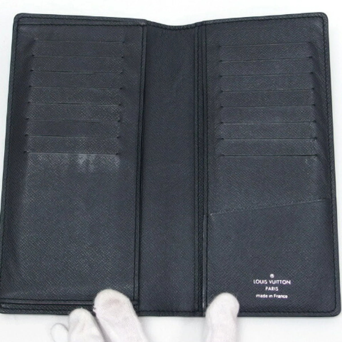 Pre-Owned Louis Vuitton Taiga Bifold Long Wallet Billfold Black (Good)