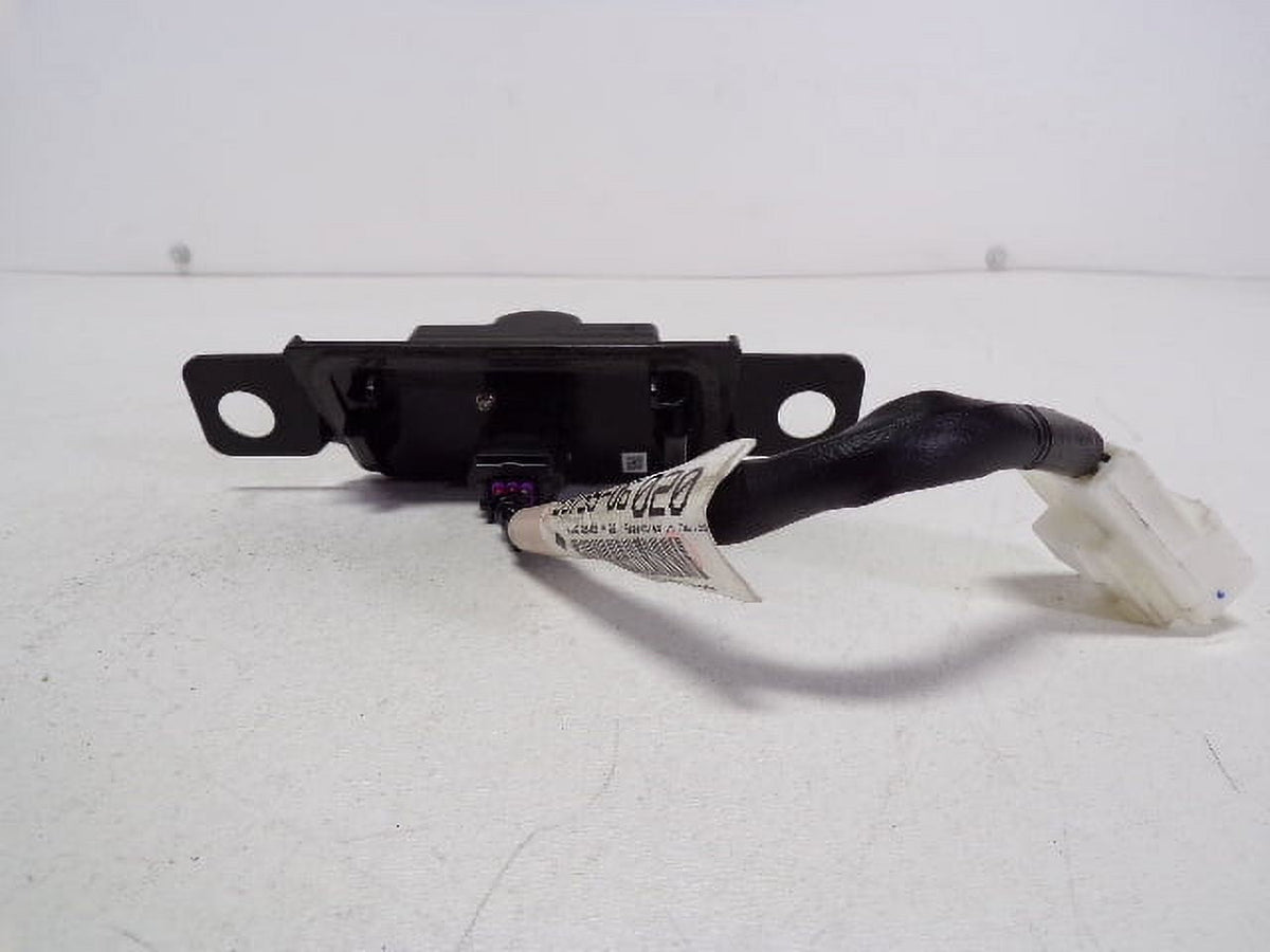 Pre-Owned 18 19 20  Camry Rear View Backup Camera OEM LKQ (Good)